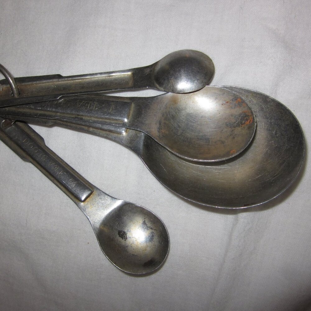 vtg ring aluminum mesuring spoongs grandmas measuring spoons